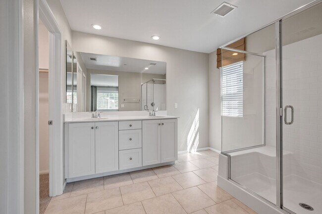 Building Photo - 5605 Estrella Wy