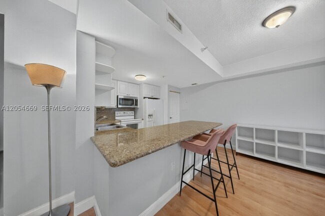 Building Photo - 1627 SW 37th Ave