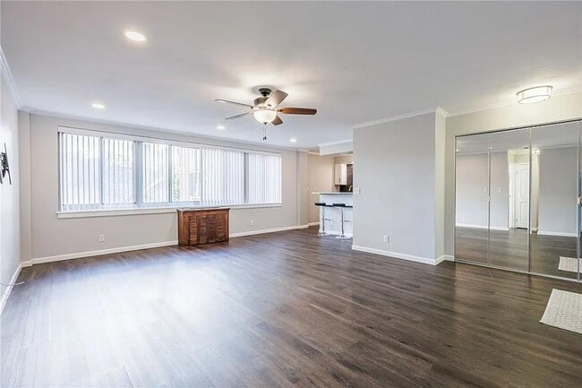 Building Photo - 1000 East Ave