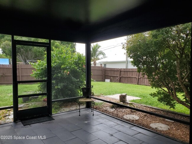 Building Photo - 255 8th Ct