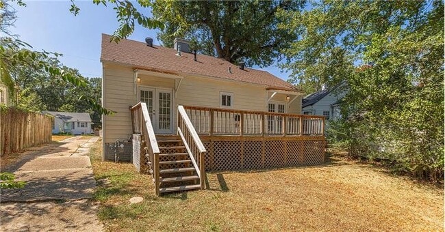 Building Photo - 3424 Northview Dr