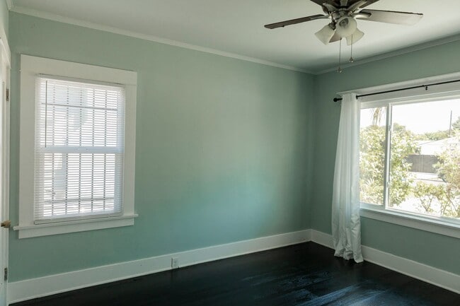 Building Photo - Lovely Home For Rent!