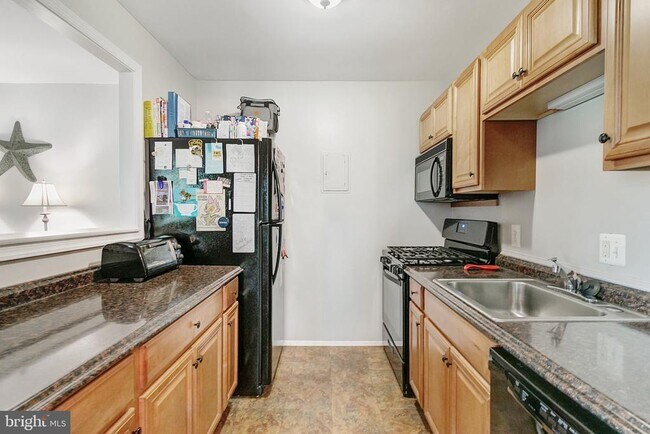 Building Photo - 3750 Bel Pre Rd