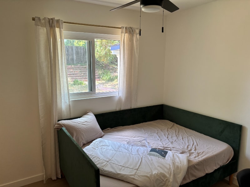 Building Photo - 1095 Calle Jazmin