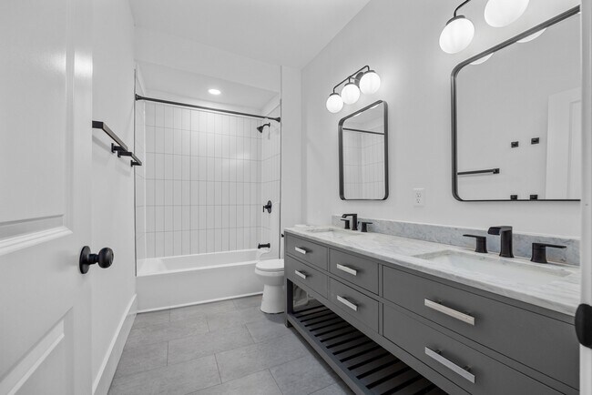 Building Photo - 729 Westgate Ave