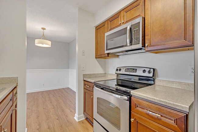 Kitchen Stove and Microwave - 151 N Timber Dr