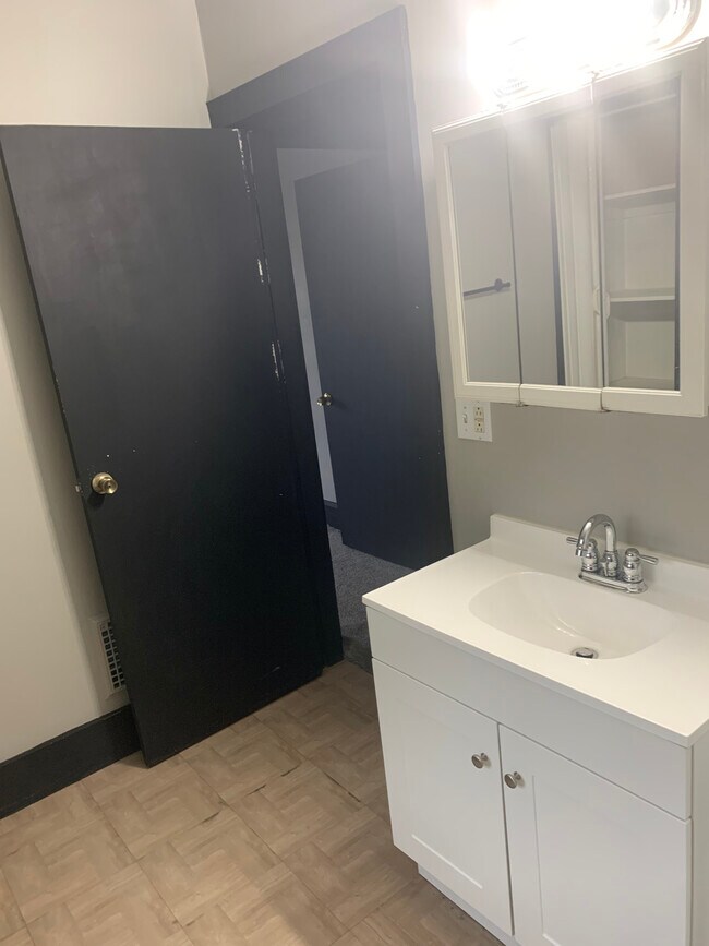 Building Photo - 19 Hartzell Ave