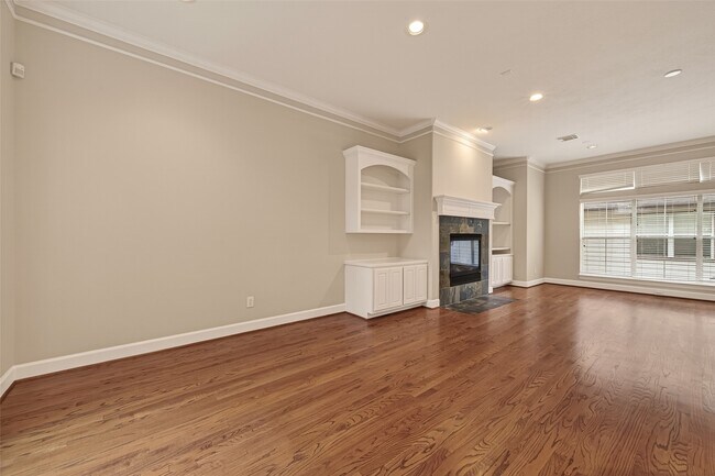 Building Photo - 5111 Inker St