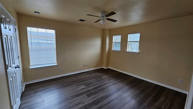 Building Photo - 22135 Greengate Dr