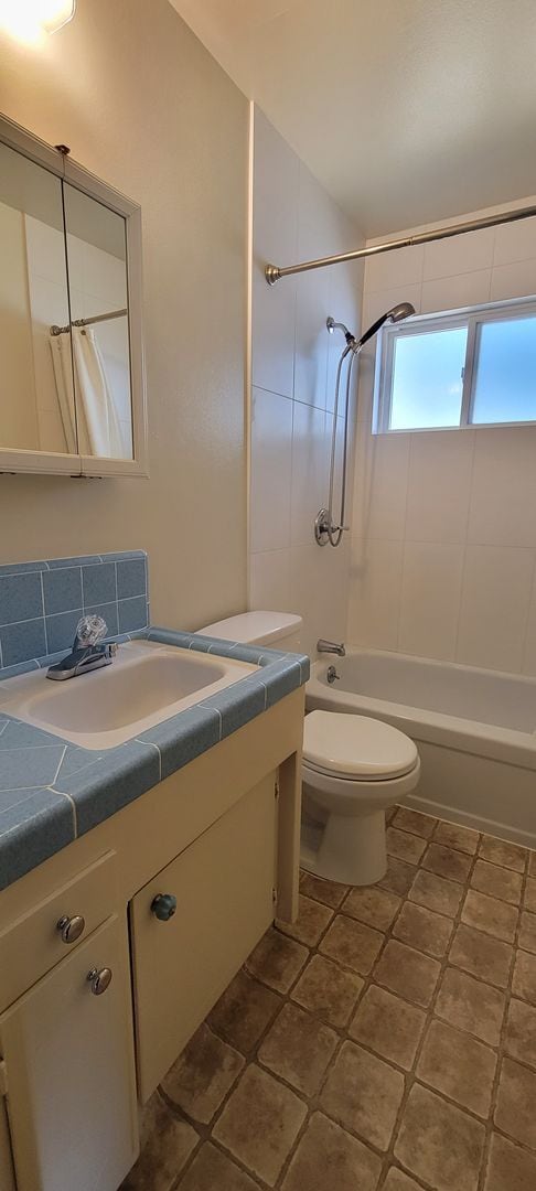 Building Photo - South Redding Cutie Near Westwood Village ...