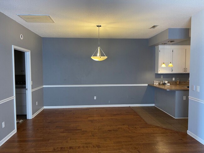 Building Photo - Wakefield Subdivision! One Story....