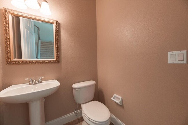 Building Photo - 10430 Birch Tree Ln