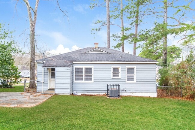 Building Photo - 6121 Court M