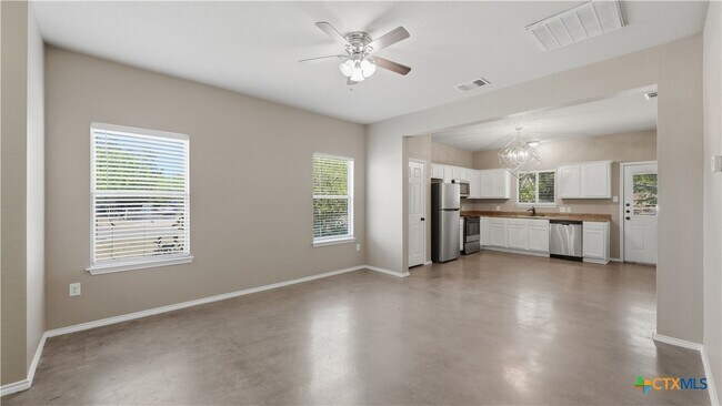 Building Photo - 107 Rosedale Ave