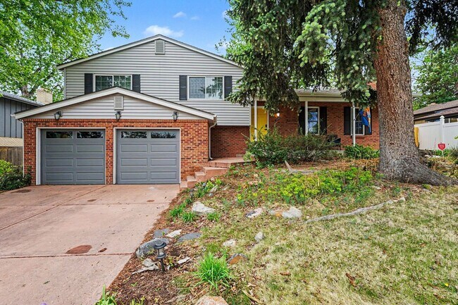 Building Photo - Gorgeous Home of Rental in Southern Gables Neighborhood!