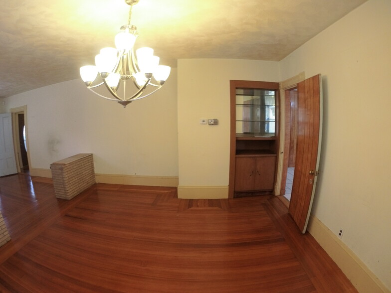 Building Photo - 14 Reedsdale St