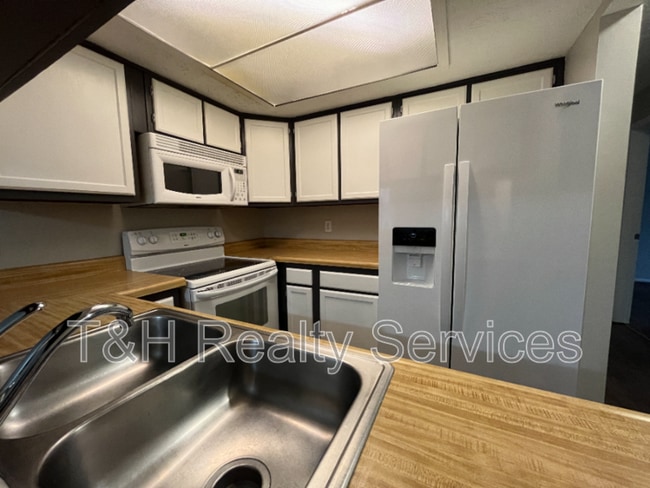 Building Photo - 2971 Horseshoe Bend Dr