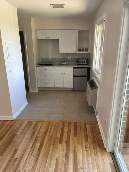 Building Photo - 3020 Fernbrook Ln