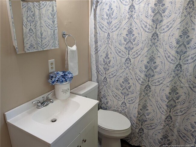 Building Photo - 203 Wall St