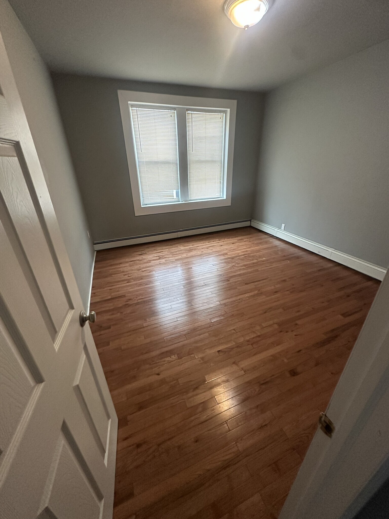 Building Photo - 558 Bloomfield Ave