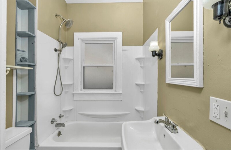 Building Photo - 170 Alton Ave