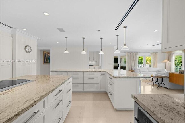 Building Photo - 6831 Sunrise Ct