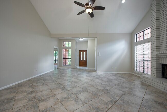 Building Photo - 34 Green Slope Pl