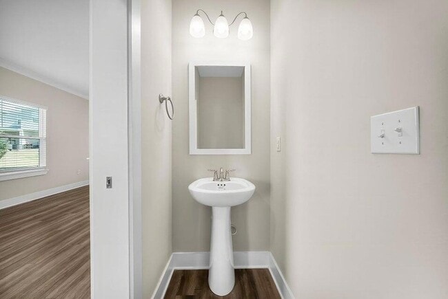 Building Photo - 304 Date Palm Ln