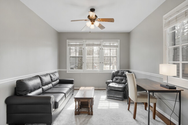 Building Photo - 515 Maple Ave