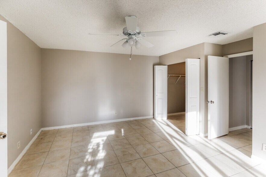 Building Photo - 11471 Whisper Sound Dr