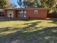 Building Photo - 1701 Mimosa Dr