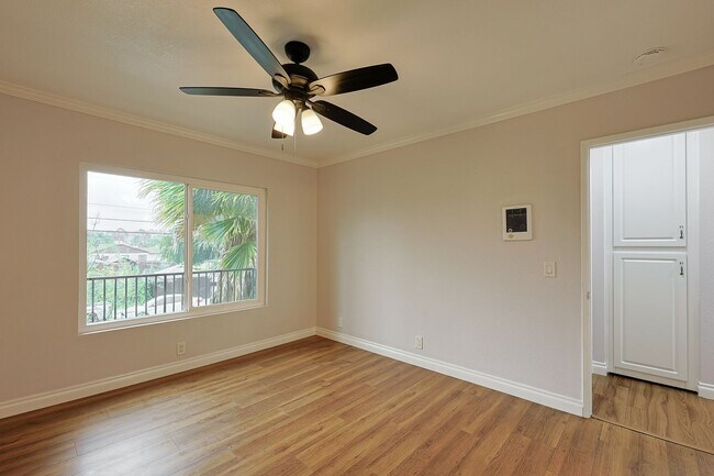 Building Photo - 2-Bed, 1.5-Bath Condo in Convenient El Cajon Location