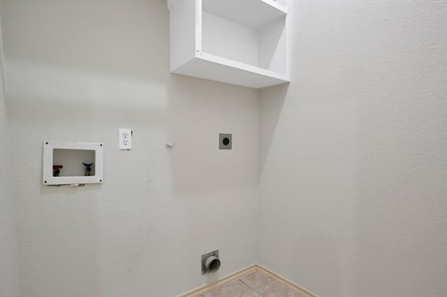 Building Photo - 9409 Stonewood Dr