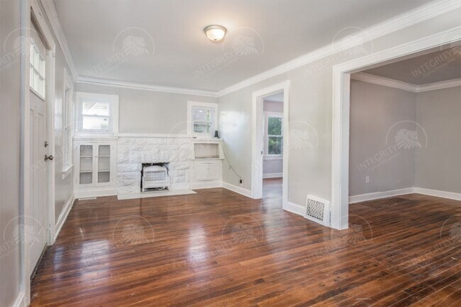 Building Photo - 5517 Woodland Ave