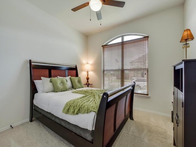 Building Photo - 1501 Lotus Flower Loop