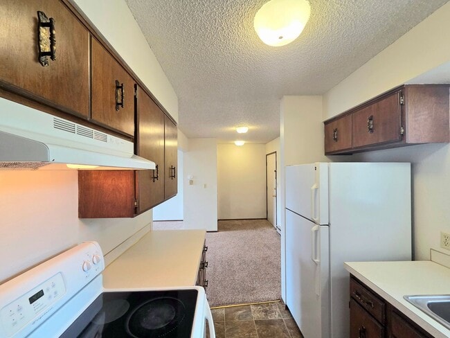 Building Photo - 407 Oregon St