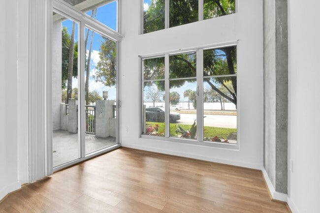 Building Photo - 300 S Australian Ave