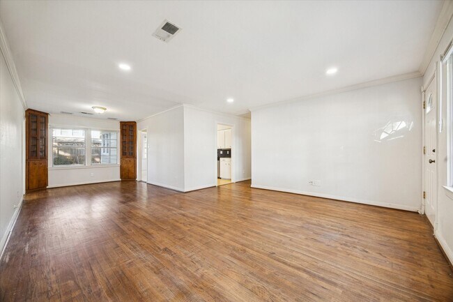 Building Photo - 5122 Locust St