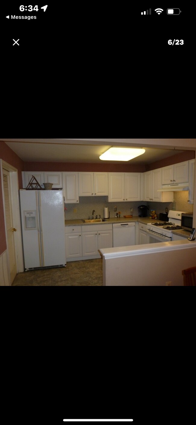 Building Photo - 390 Cambridge Dr