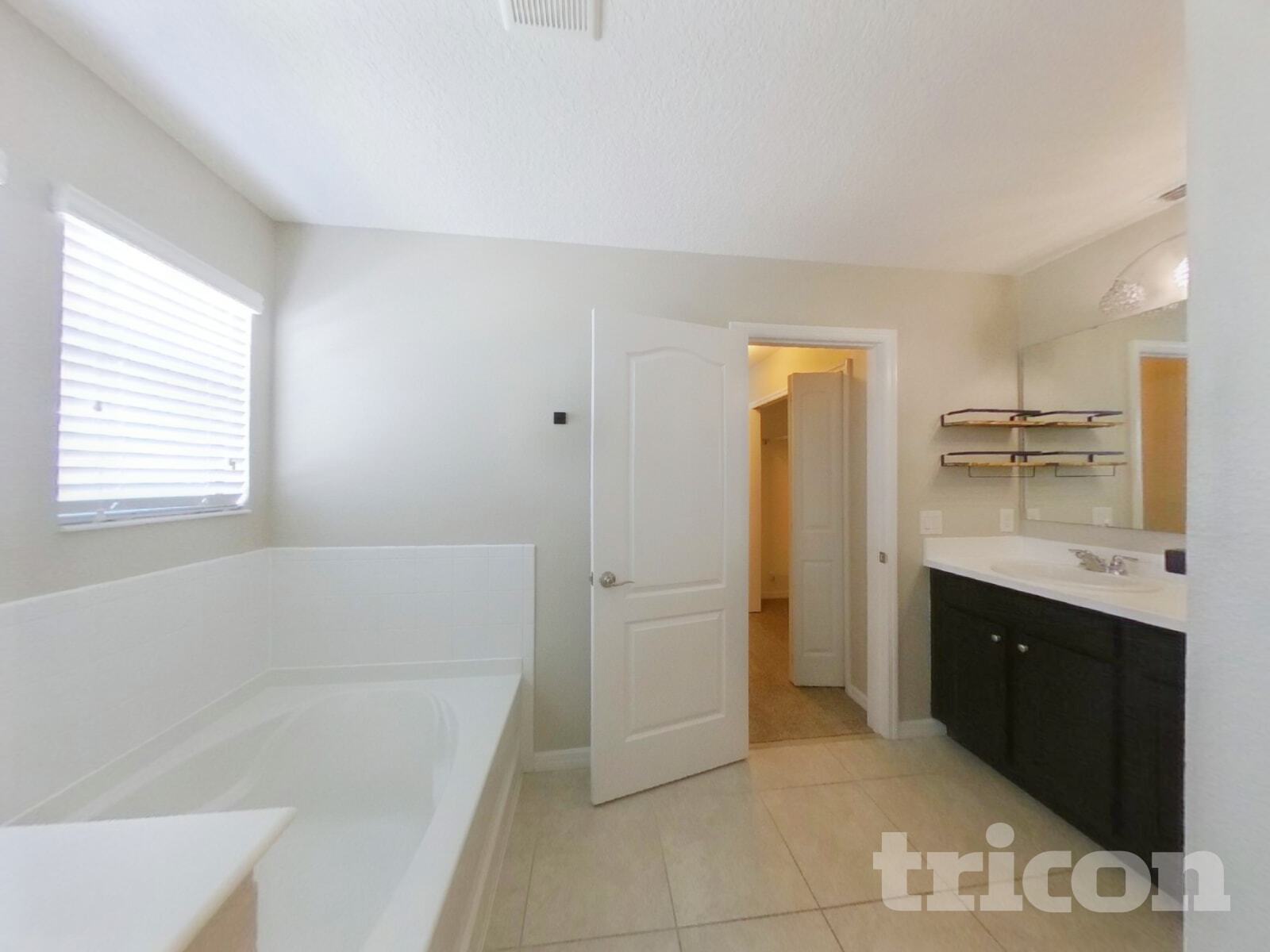 Building Photo - 2076 Bent Grass Ave