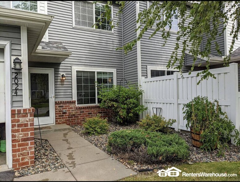 Building Photo - 2024 Gresham Ave N