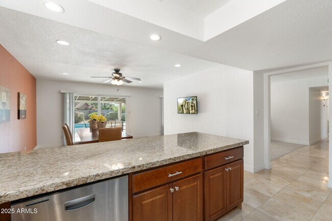 Building Photo - 15430 N 51st Pl