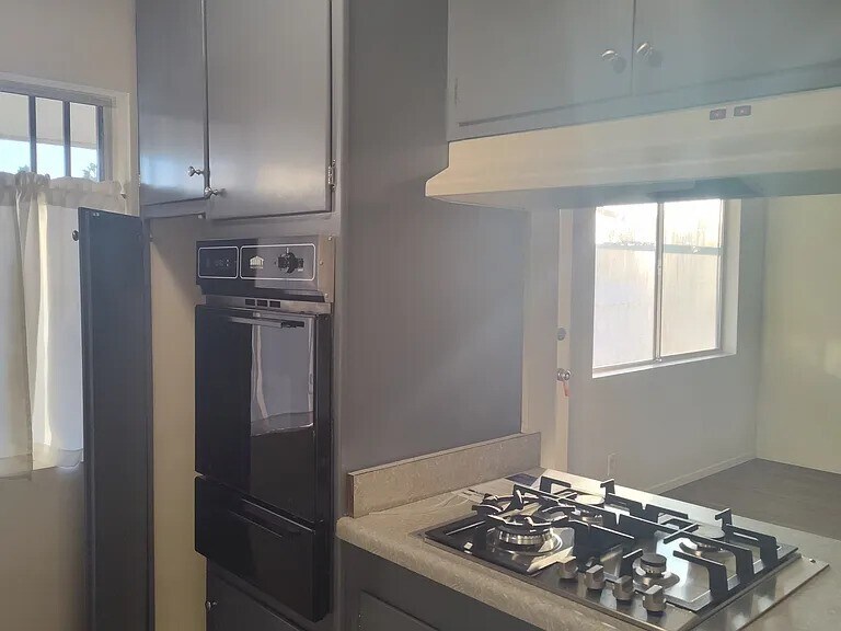 Building Photo - 6510 Marbrisa Ave