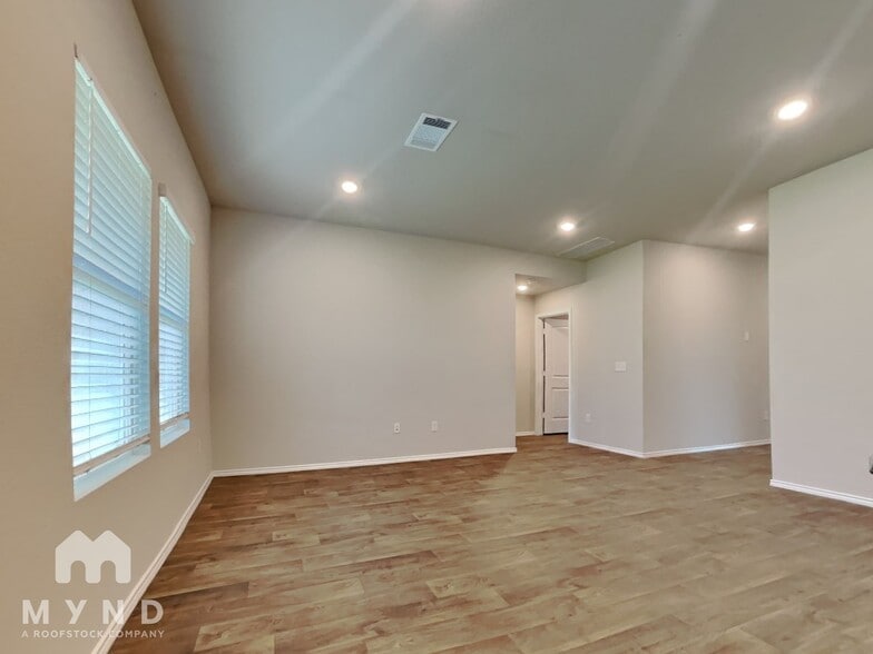 Building Photo - 15117 Siberian Elm Ln