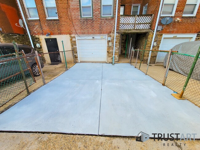 Building Photo - 3 bedroom house in Tacony
