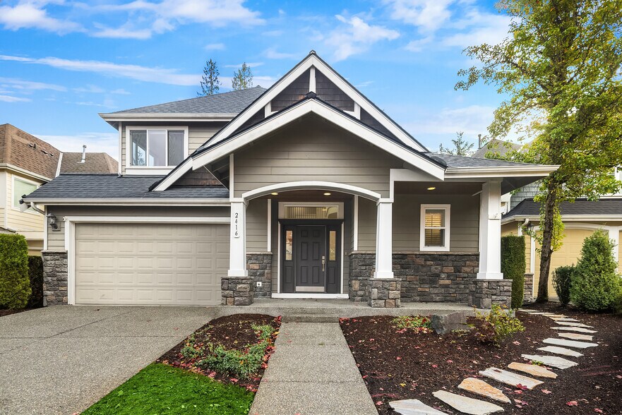 Building Photo - 2416 35th Ave NE