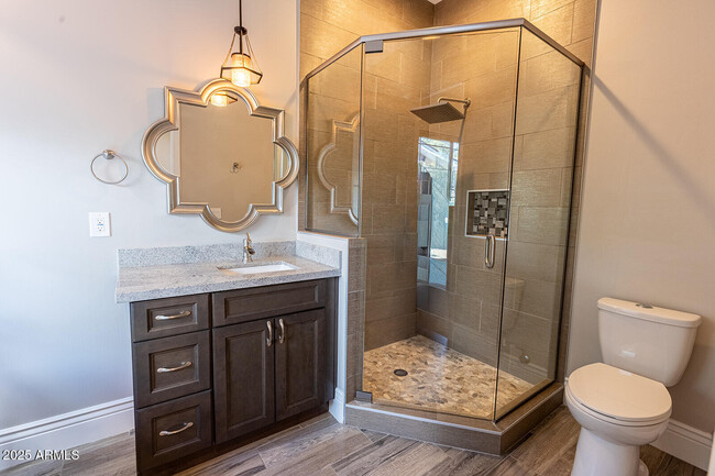 Building Photo - 3801 E Glenrosa Ave