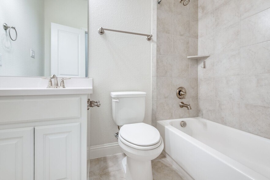 Building Photo - 1117 9th St