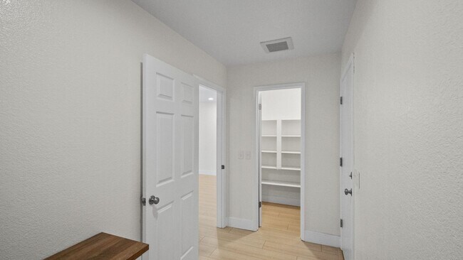 Building Photo - 3 Bedroom Home in Vacaville