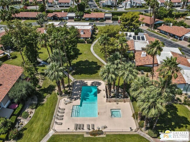 Building Photo - 1347 Primavera Dr W